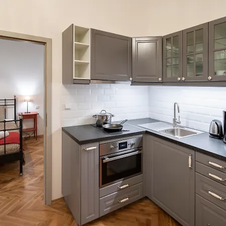 Old Town - Skorepka Отель 3*