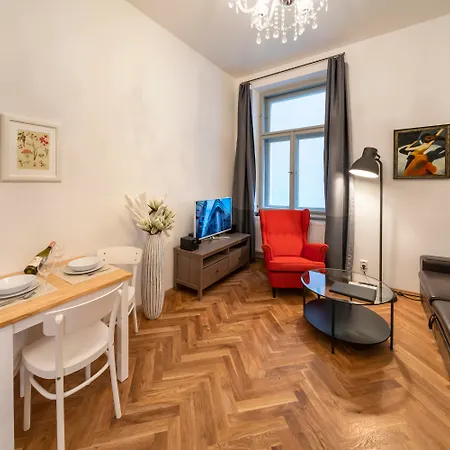 Old Town - Skorepka Отель 3*