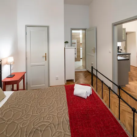 Old Town - Skorepka Отель 3*
