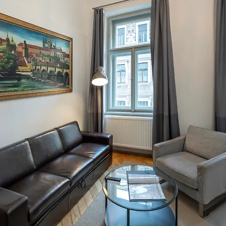 Old Town - Skorepka 3*