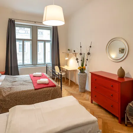 Old Town - Skorepka Hotel
